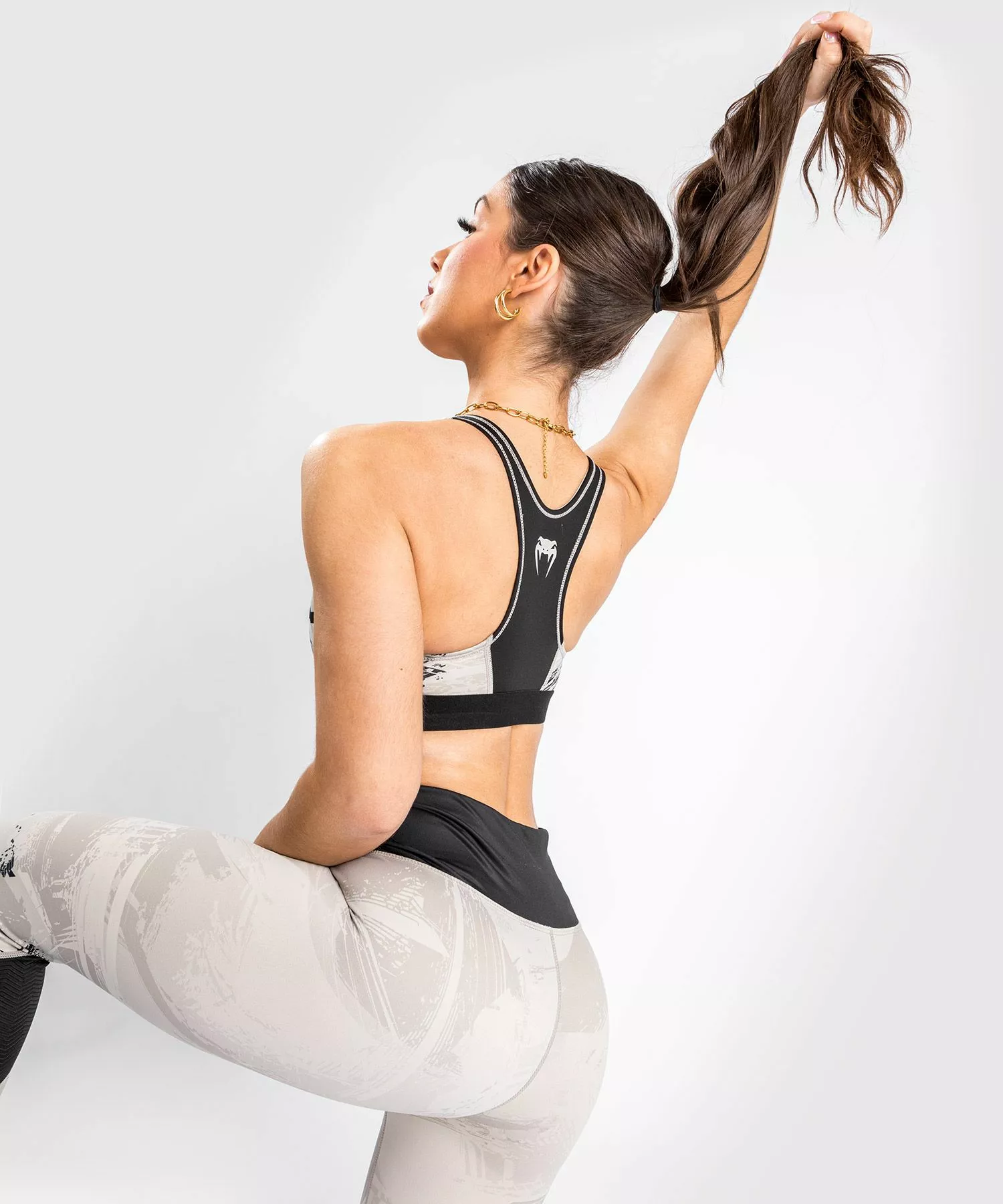 Brassière De Sport Femme UFC Venum Authentic Fight Week 2.0 - Sable/Noir 9 Brassière De Sport Femme UFC Venum Authentic Fight Week 2.0 - Sable/Noir – Image 7