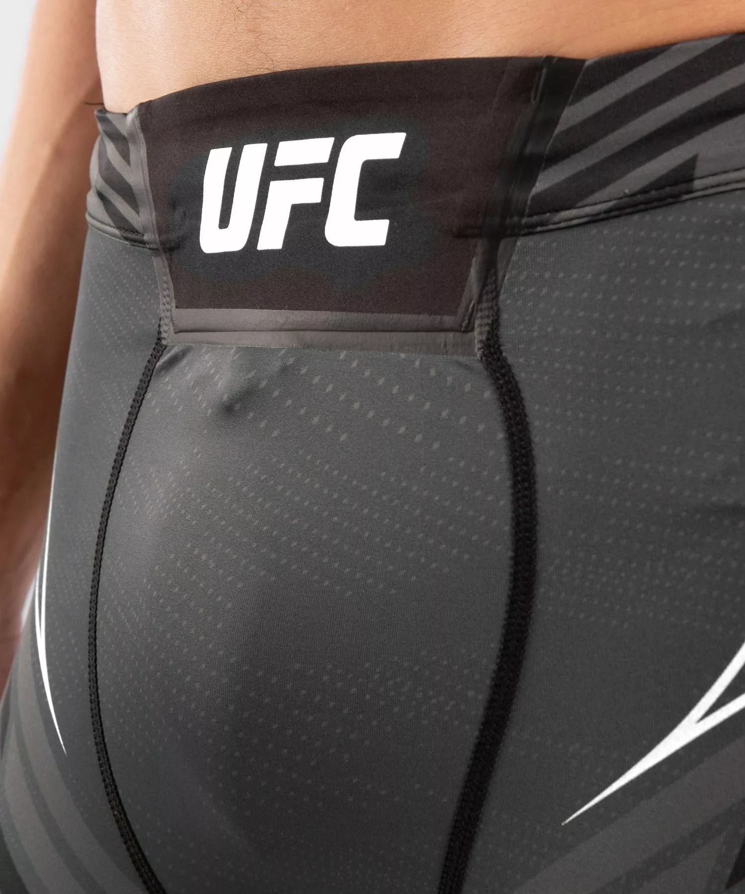 Short De Vale Tudo Homme UFC Venum Authentic Fight Night - Coupe Courte - Noir 7 Short De Vale Tudo Homme UFC Venum Authentic Fight Night - Coupe Courte - Noir – Image 5