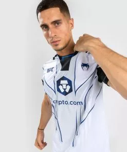 T-shirt Technique Homme UFC Venum Authentic Fight Night 2.0 - Midnight Edition - Ice -Magasin D'usine Venum 3359d47e71d1477c24598c222b5ec0c910da7d94 VNMUFC 08 2 1