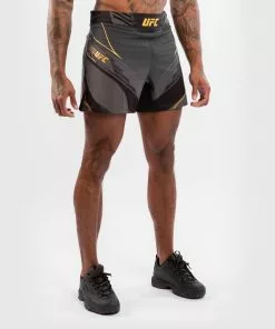 Fightshort Homme UFC Venum Authentic Fight Night - Coupe Courte - Champion -Magasin D'usine Venum 371f331f1f6591c818c922b7f229bc9d258d6d4f VNMUFC 00001 126 05