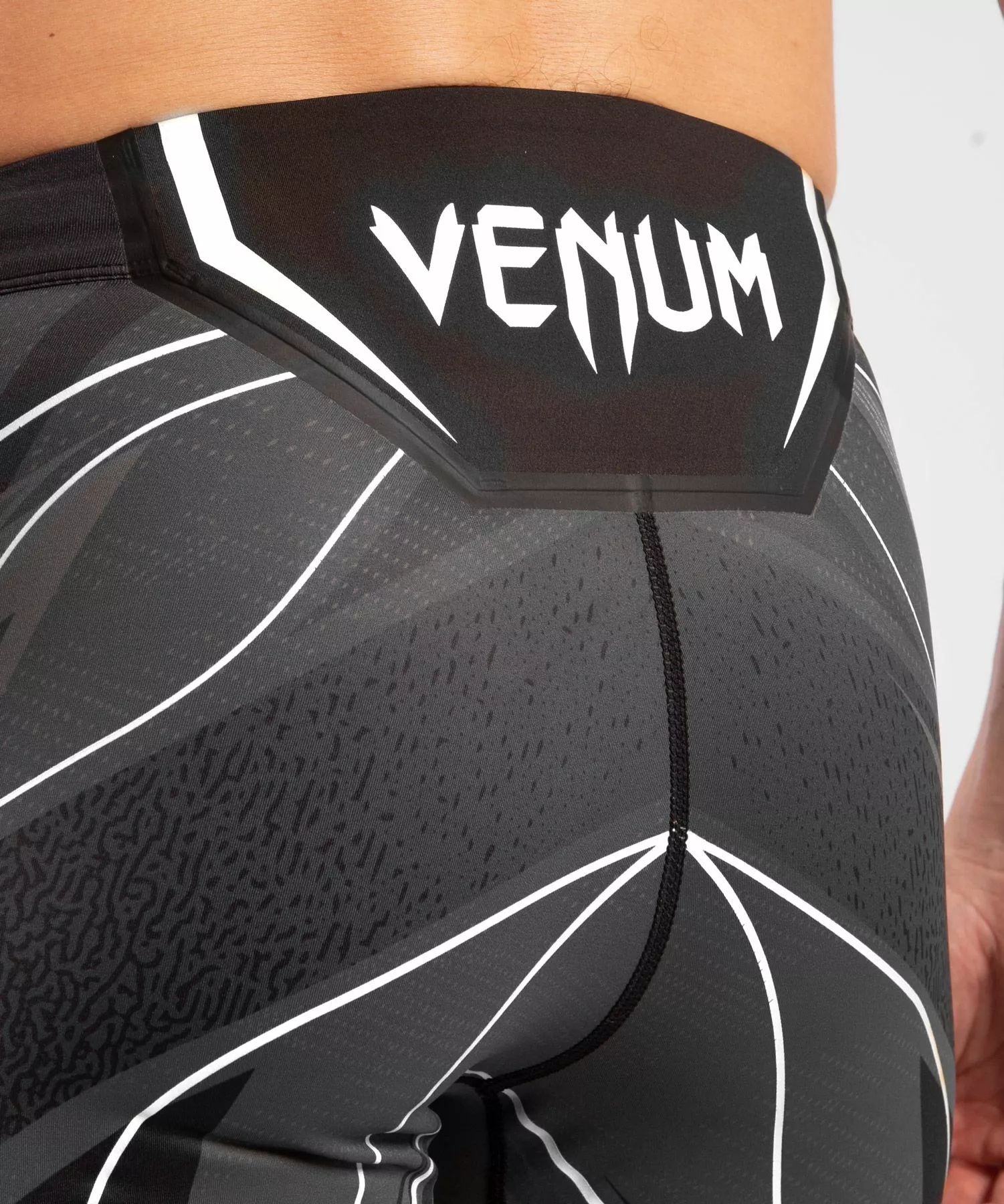 Short De Vale Tudo Homme UFC Venum Authentic Fight Night - Coupe Courte - Noir 8 Short De Vale Tudo Homme UFC Venum Authentic Fight Night - Coupe Courte - Noir – Image 6