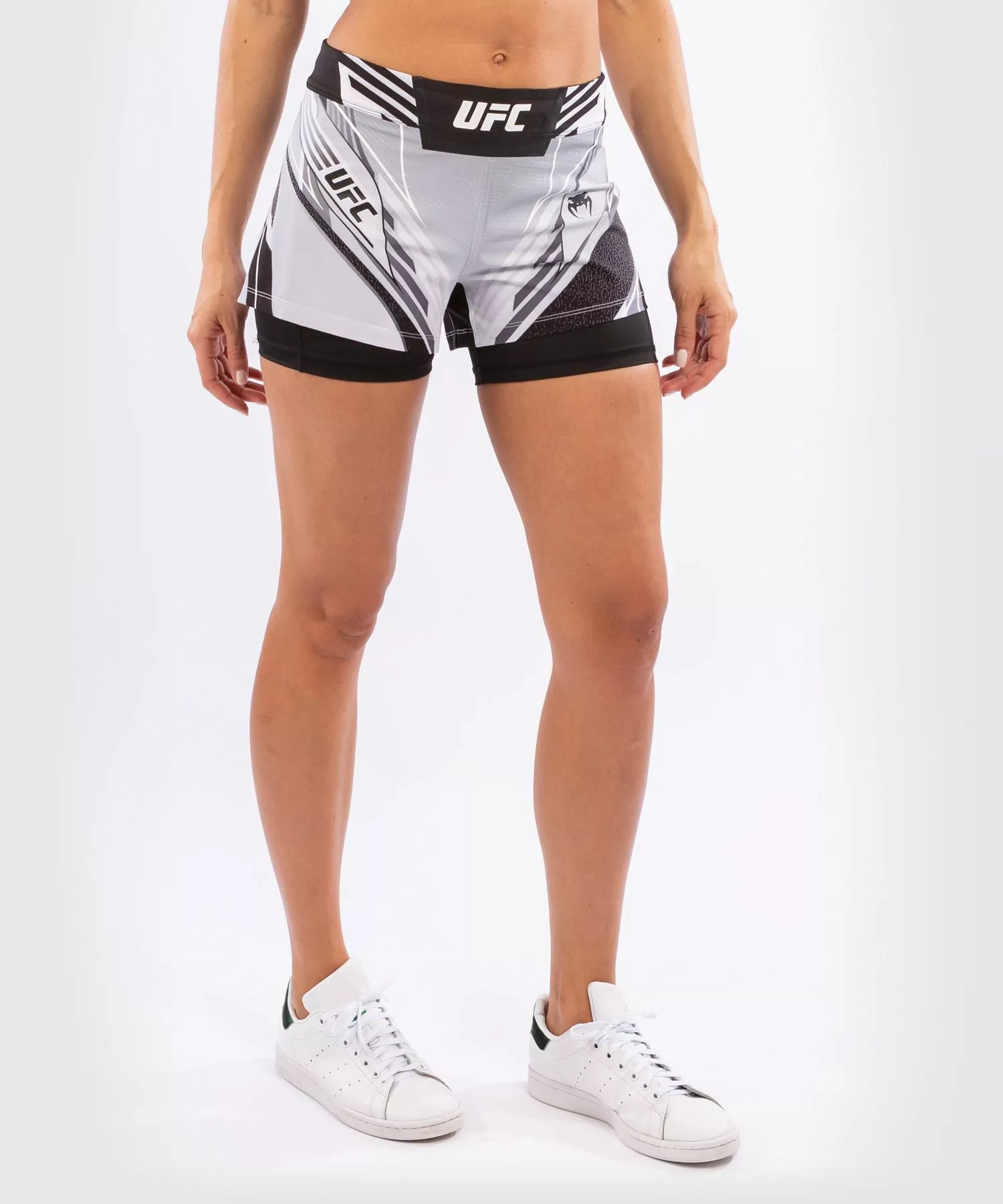 Fightshort Femme UFC Venum Authentic Fight Night - Coupe Courte - Blanc 6 Fightshort Femme UFC Venum Authentic Fight Night - Coupe Courte - Blanc – Image 4