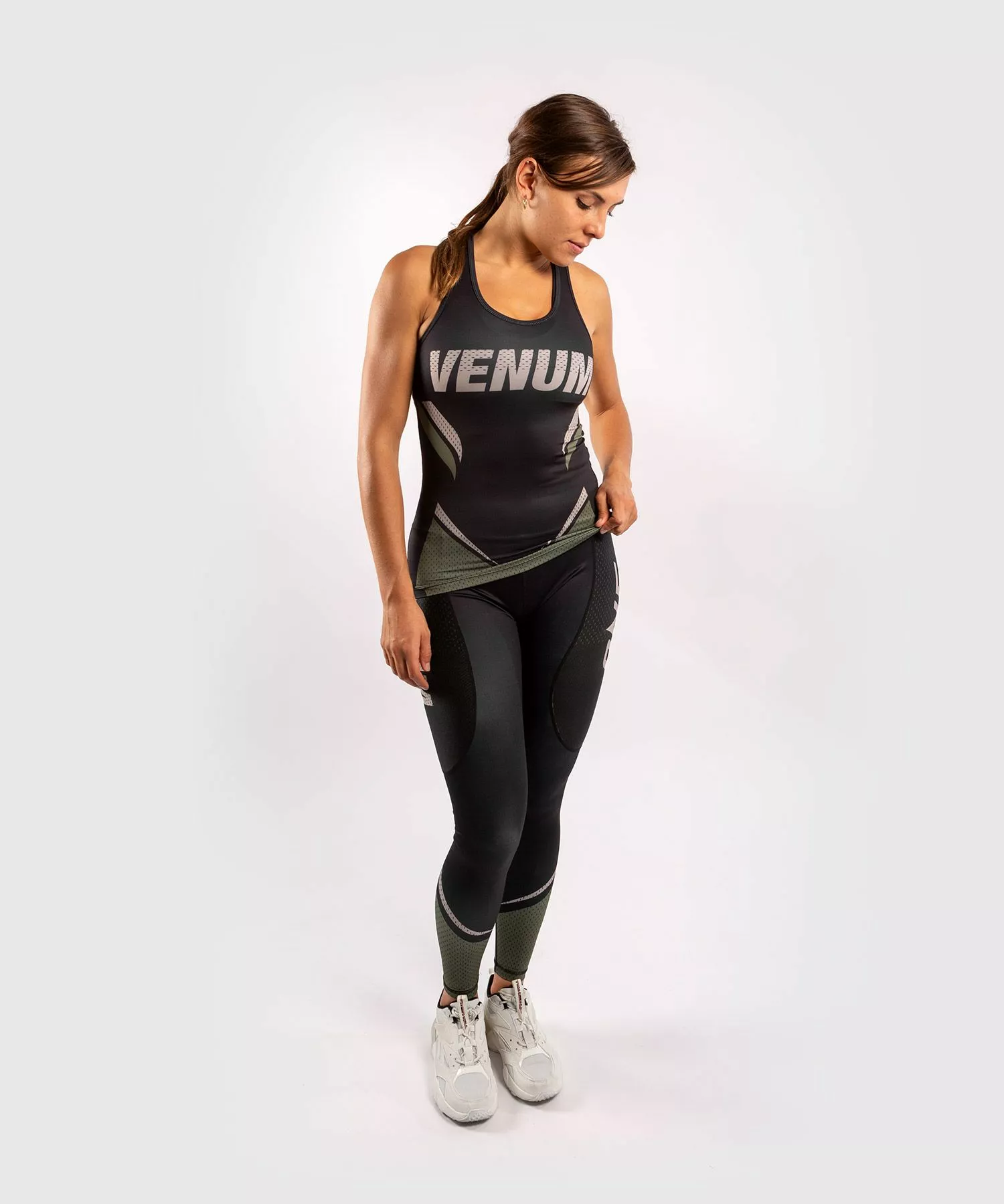 Débardeur Venum ONE FC Impact - Pour Femme - Noir/Kaki 7 Débardeur Venum ONE FC Impact - Pour Femme - Noir/Kaki – Image 6