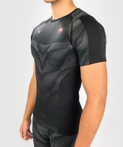 Rashguard Venum Phantom - Manches Courtes - Noir/Rouge -Magasin D'usine Venum 54700d030572213f9b81d20fd8a19a6b6af5203b RASH SS PHANTOM 11