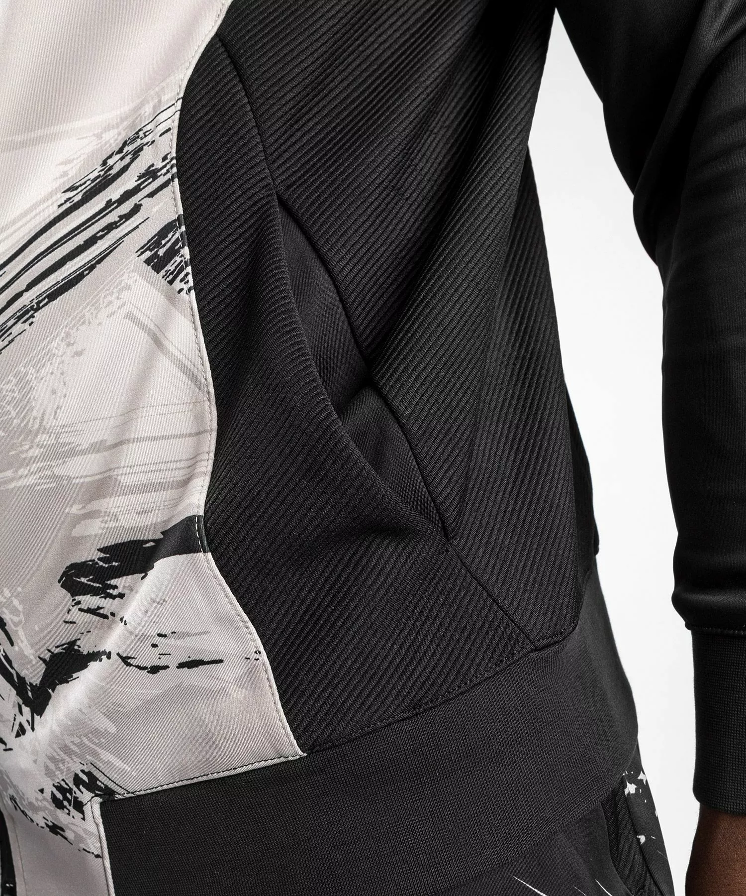 Sweatshirt Zippé Homme UFC Venum Authentic Fight Week 2.0 - Sable 11 Sweatshirt Zippé Homme UFC Venum Authentic Fight Week 2.0 - Sable – Image 9