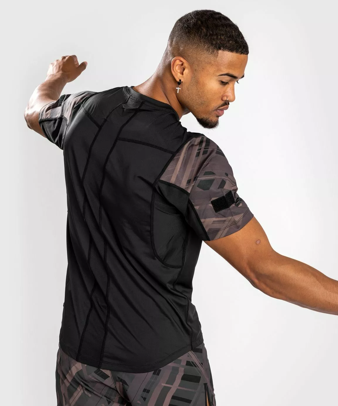 T-Shirt Dry Tech Venum Tecmo 2.0 - Noir 4 T-Shirt Dry Tech Venum Tecmo 2.0 - Noir – Image 2