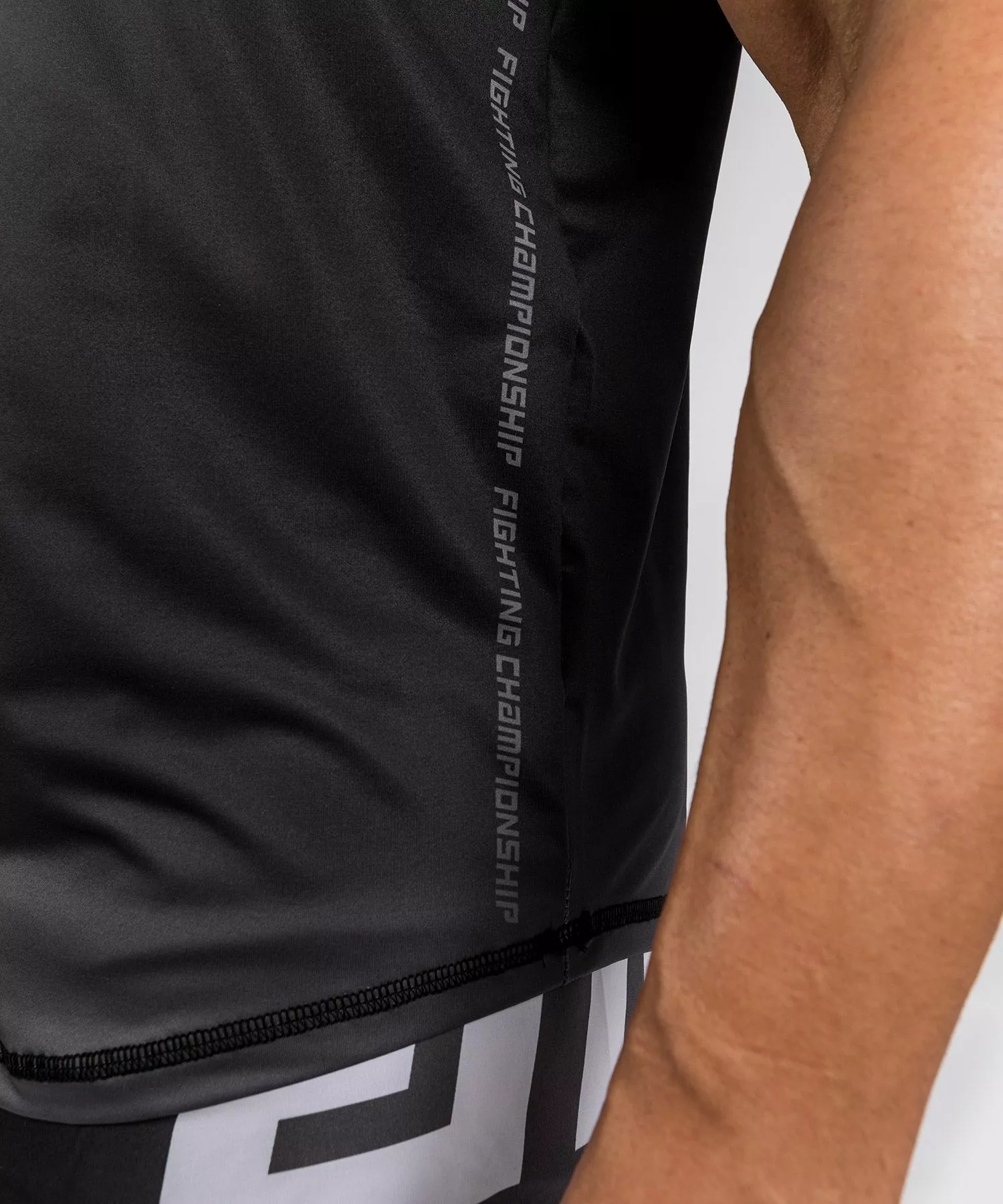 T-Shirt Dry Tech Venum X Ares - Noir 9 T-Shirt Dry Tech Venum X Ares - Noir – Image 7