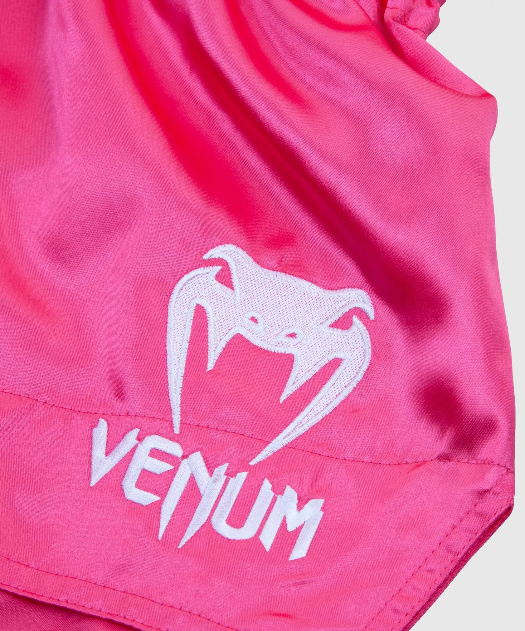 Venum Classic Muay Thai Short - Rose/Blanc 6 Venum Classic Muay Thai Short - Rose/Blanc – Image 4