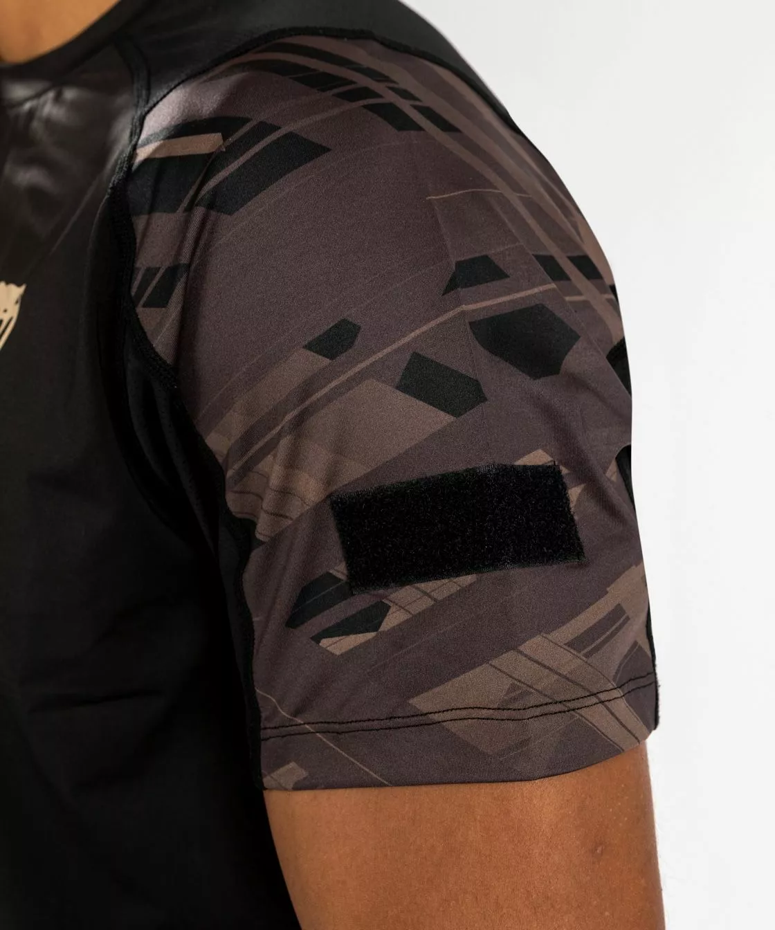 T-Shirt Dry Tech Venum Tecmo 2.0 - Noir 9 T-Shirt Dry Tech Venum Tecmo 2.0 - Noir – Image 7