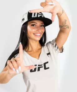 T-Shirt UFC Venum Authentic Fight Week 2.0 - Pour Femmes - Sable -Magasin D'usine Venum 7a8f70e24eb4d33430065a2068456a90e7e48b56 VNMUFC 00126 040 05