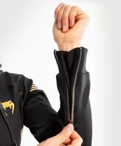 Sweatshirt à Capuche Femme UFC Venum Authentic Fight Night - Champion 20 Sweatshirt à Capuche Femme UFC Venum Authentic Fight Night - Champion -Magasin D'usine Venum 81e754a4227f94ef538b4bff3d69fabecd1352c5 VNMUFC 00013 126 18