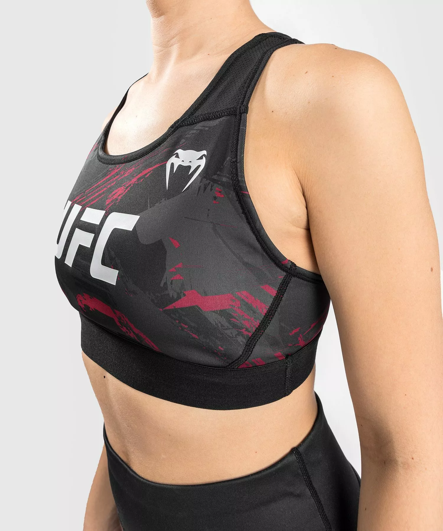 Brassière De Sport Femme UFC Venum Authentic Fight Week 2.0 - Noir/Rouge 6 Brassière De Sport Femme UFC Venum Authentic Fight Week 2.0 - Noir/Rouge – Image 4