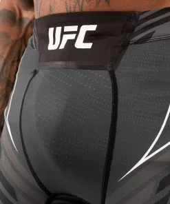 Short De Vale Tudo Homme UFC Venum Authentic Fight Night - Coupe Longue - Noir -Magasin D'usine Venum b61f32d260656d5cd972de42f47a9762e9142627 VNMUFC 00008 001 06