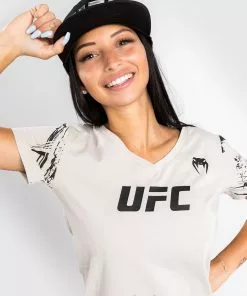 T-Shirt UFC Venum Authentic Fight Week 2.0 - Pour Femmes - Sable -Magasin D'usine Venum b6581f490ff435d285b2b51856915ce36f1193e9 VNMUFC 00126 040 06