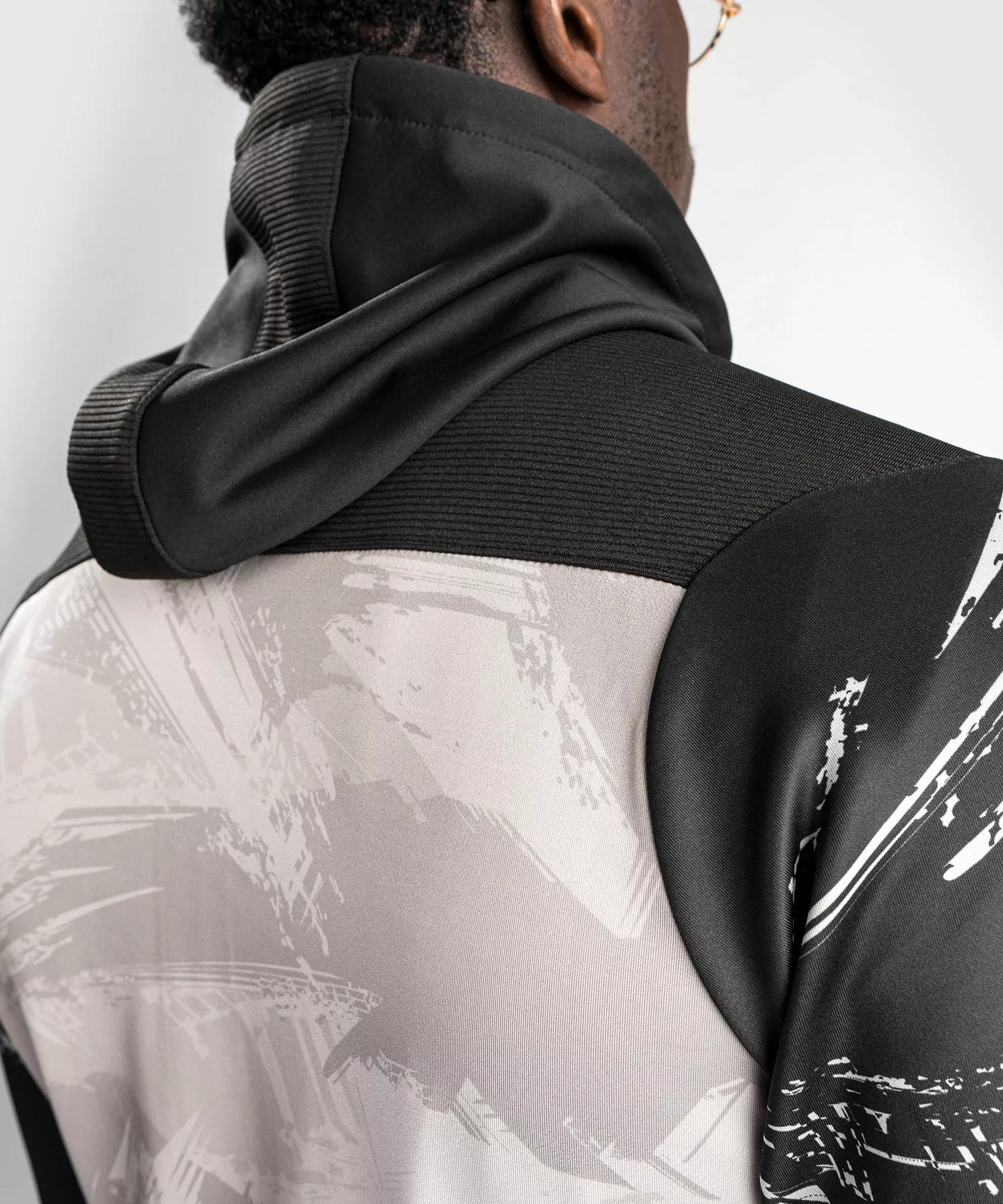 Sweatshirt Zippé Homme UFC Venum Authentic Fight Week 2.0 - Sable 12 Sweatshirt Zippé Homme UFC Venum Authentic Fight Week 2.0 - Sable – Image 10