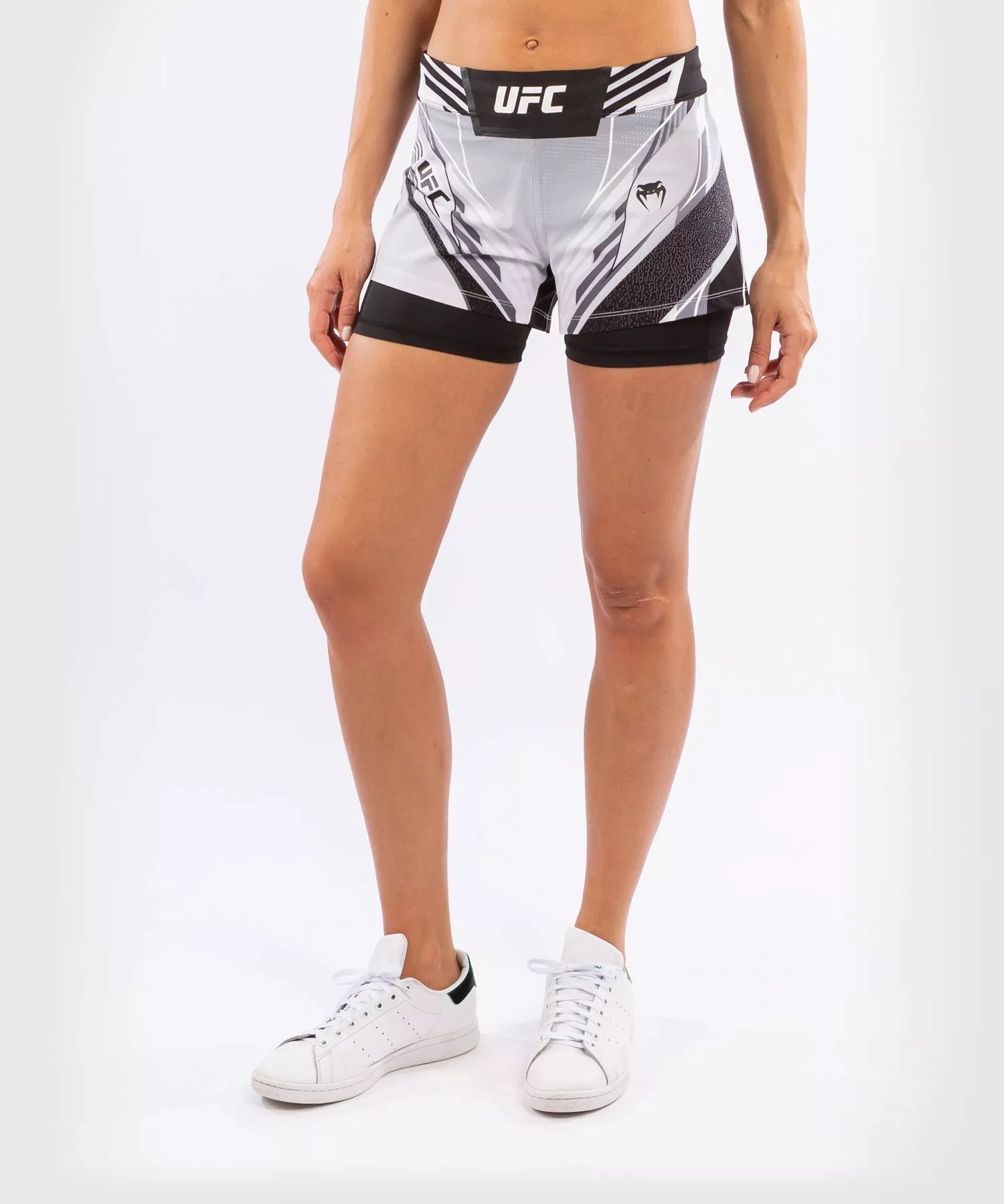 Fightshort Femme UFC Venum Authentic Fight Night - Coupe Courte - Blanc 5 Fightshort Femme UFC Venum Authentic Fight Night - Coupe Courte - Blanc – Image 3