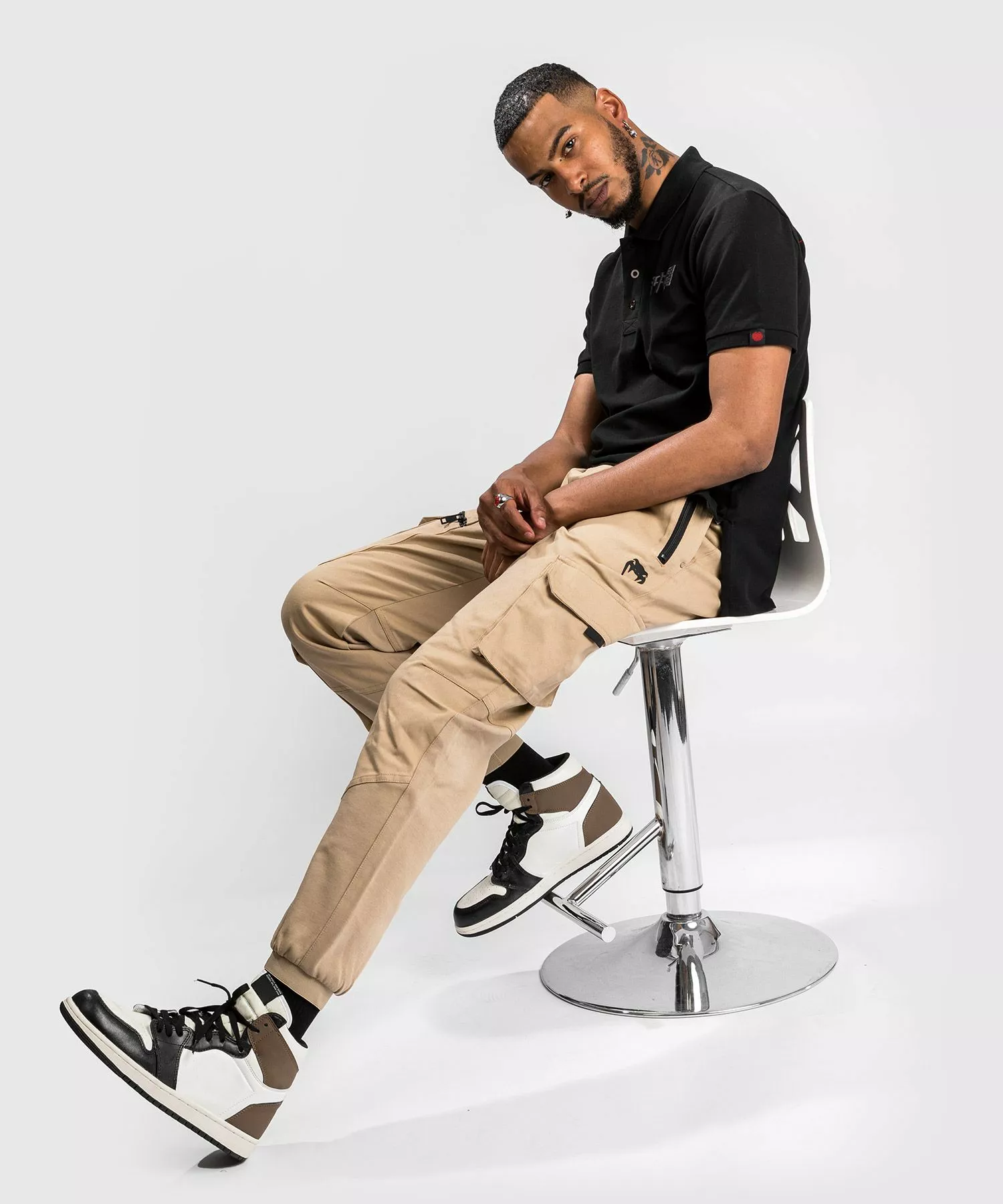 Polo Venum Okinawa 3.0- Noir/Rouge 4 Polo Venum Okinawa 3.0- Noir/Rouge – Image 2