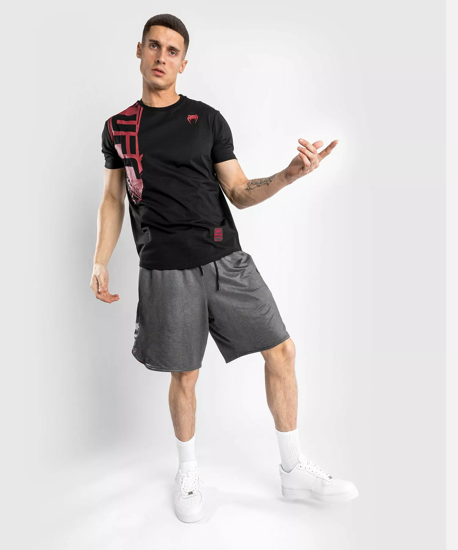 T-Shirt UFC Venum Authentic Fight Week 2.0 - Manches Courtes - Noir/Rouge 7 T-Shirt UFC Venum Authentic Fight Week 2.0 - Manches Courtes - Noir/Rouge – Image 5